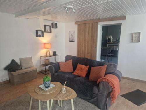 Pipaix House | Petite maison chaleureuse