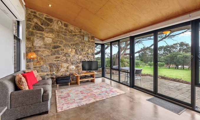 Yallingup Cabin | Petra Olive 1 - One Bedroom Apartment, Sleeps 2