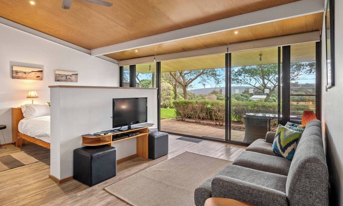 Yallingup Cabin | Petra Olive 3 - One Bedroom Apartment, Sleeps 2
