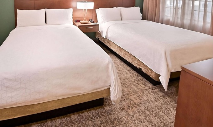 Plantation Resort | Pets are Allowed HERE! Large Suite! w/Onsite Pool, FREE Breakfast!