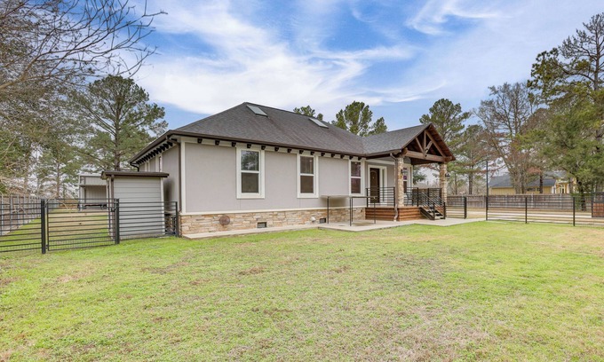 Hockley House | Pets Welcome: Home w/Deck & Patio in Hockley!