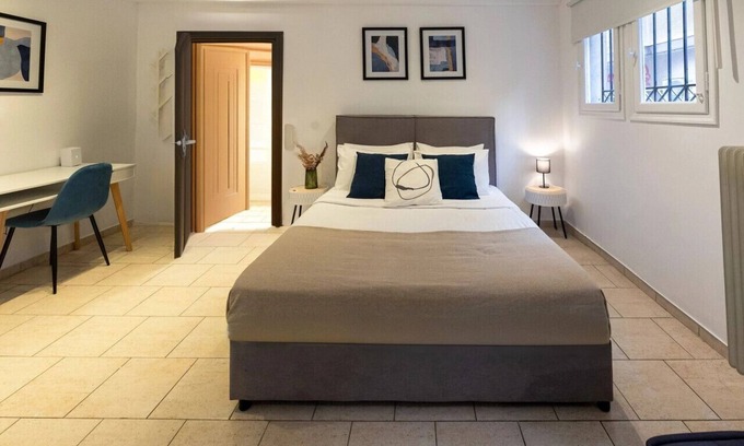 Exarhia Apartment | Phaedrus Living: Athens City Studios Angel