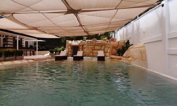 Buenos Aires Villa | Pharaos, 8 bedroom Luxury Villa, HEATED POOL/Jacuzzi 30 People.BACHELOR FRIENDLY