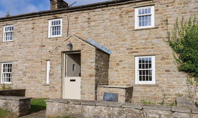 Fremington House | PHEASANT COTTAGE, pet friendly, character holiday cottage in Reeth
