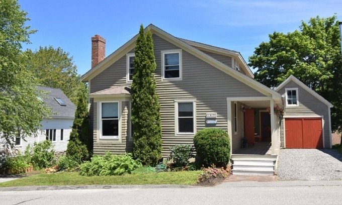 Bath House | Phenomenal location in Bath, ME- Comfortable,3 BR, 2 bath, Close to Everything!