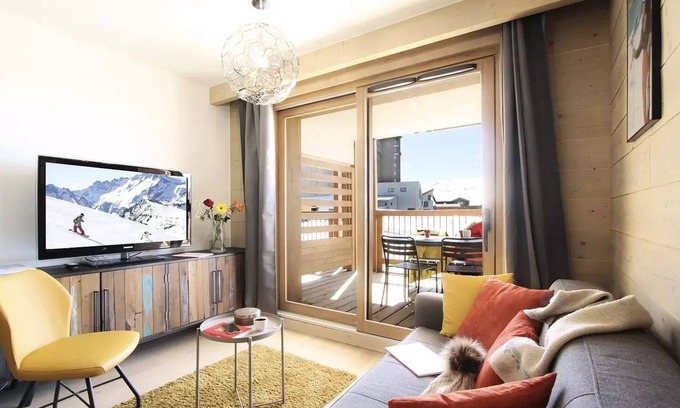 Bergers Apartment | PHOA12 A south-facing cocoon in the heart of the Alpe ski in/ski out residence *