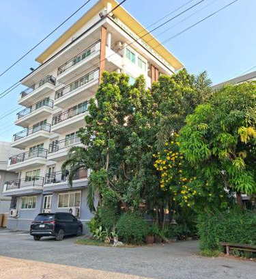 Bang Phli Apartment | Phuengthong Building Mega Bangna