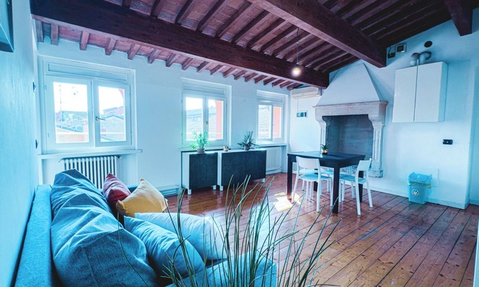 Verona City Centre Apartment | [Piazza Erbe] Rooftop free parking