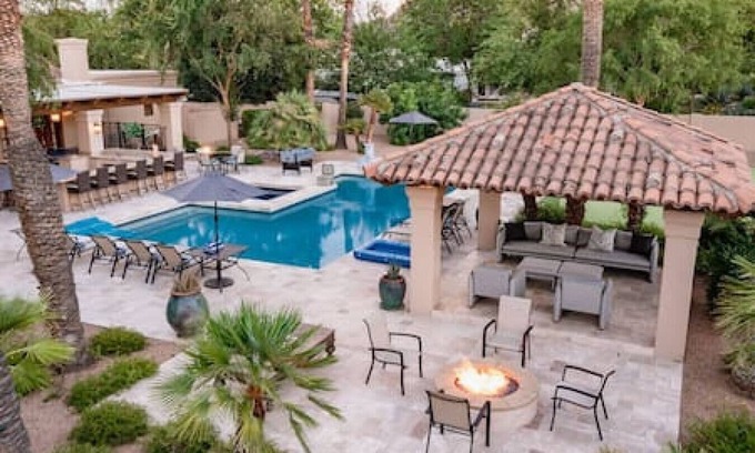 Paradise Valley House | Pickleball 1 Acre Heated Pool/Hot Tub 6 BR 6Baths