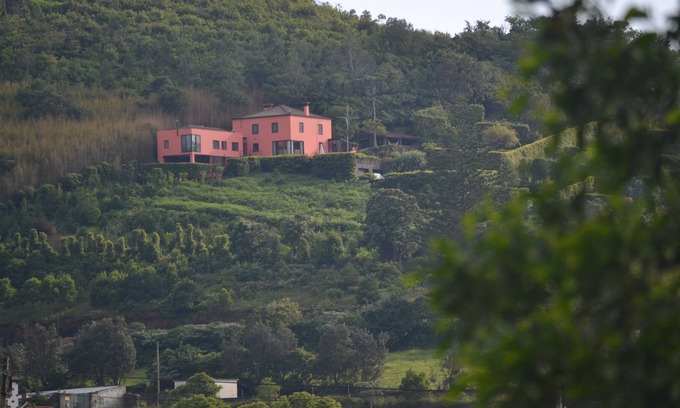 Ribeira Grande Villa | Pico Cavaco - a house on the hillside and stunning views