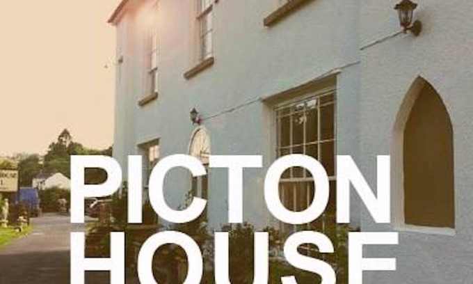 Llanddowror Hotel | Picton-House