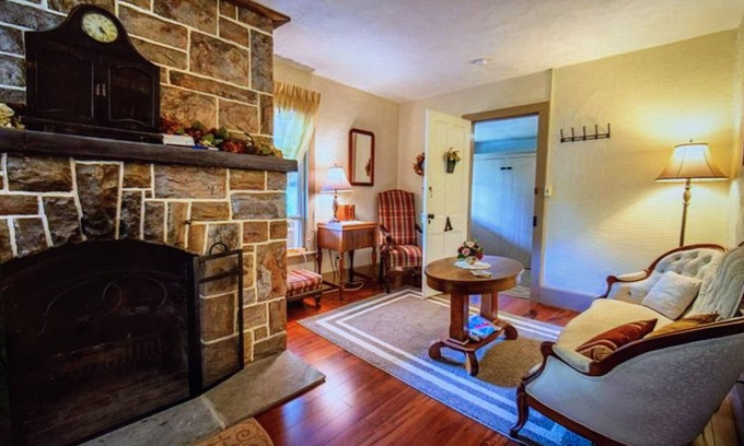 Dushore House | Picturesque family lodge on 28 acres in Sullivan 'county