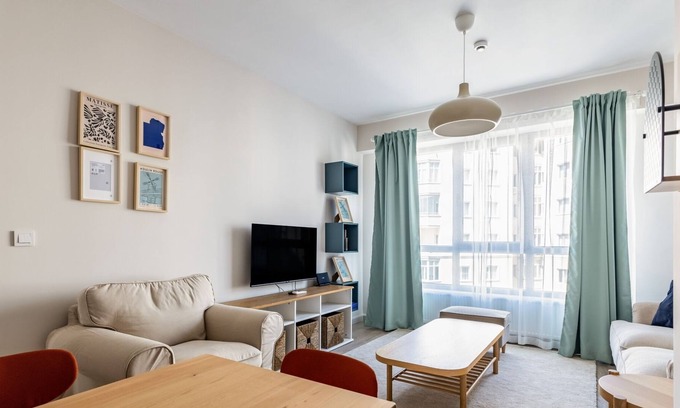 Maltepe Apartment | Picturesque Flat Near Metro 9 min to Coast