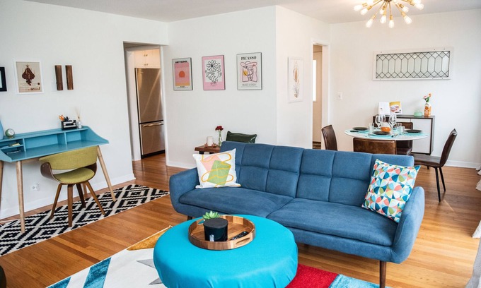 Highland Park House | Picturesque! Mid Mod Home - 20min from Chicago!