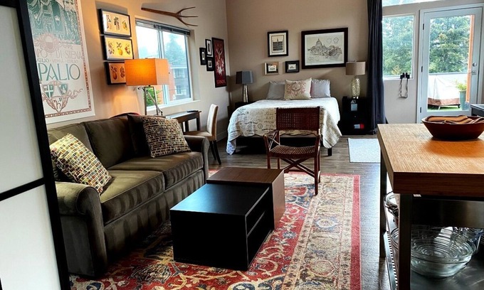 Lake Forest Park Apartment | Pied-à-terre by the Lake