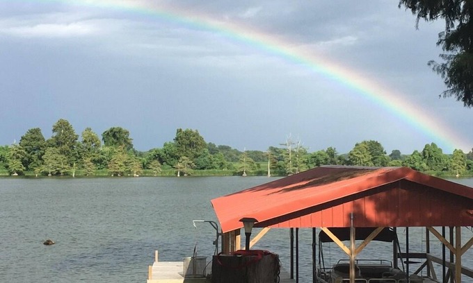 Ferriday House | PIER HAPPINESS on Lake Concordia Lakefront Rental!