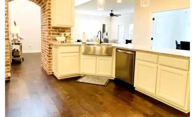 Fayetteville House | Pigasso Place - Modern Fayetteville home!