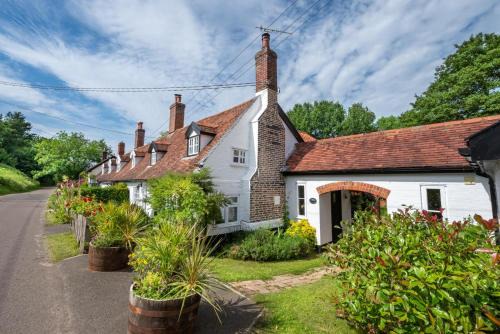 Woodbridge House | Pike Cottage