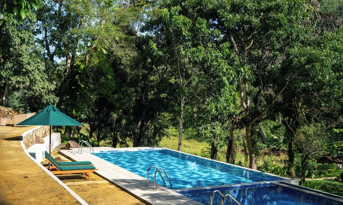 Baddegama Hotel | Pilagoda Estate Bungalow by TSC