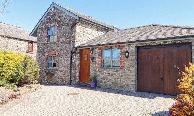 North Buckland Cottage | PILLARS, pet friendly, luxury holiday cottage in Heanton Punchardon