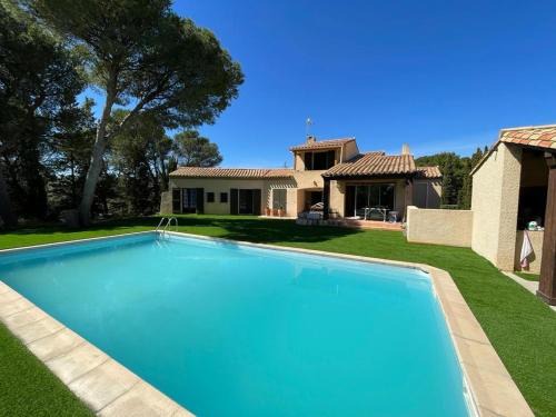 La Celle-sous-Gouzon House | Pine forest house 4 bedrooms with pool
