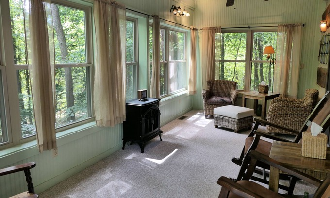 Logan Cabin | Pine Grove Cabin Hocking Hills