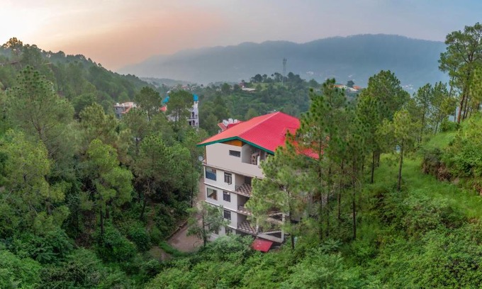 Kumarhatti Apartment | Pine Hills Kasauli - By BlackPearl