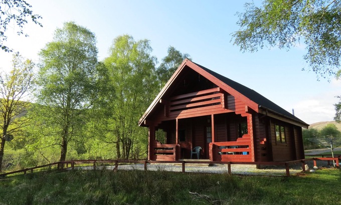 Roybridge Cabin | Pine Lodge Cosy Cabin With 2 Bedrooms. Open all year. 15 miles from Fort William