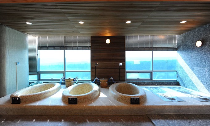 Toseong Hotel | PineRidge Resort