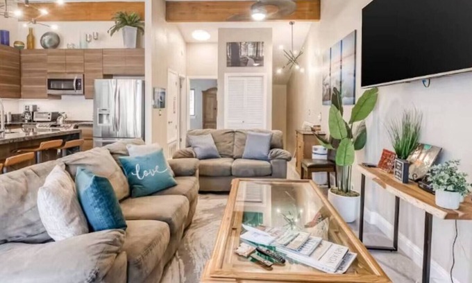 Zephyr Cove Villa | Pinewild Retreat | Sauna, Decks & Beach | Sleeps 6