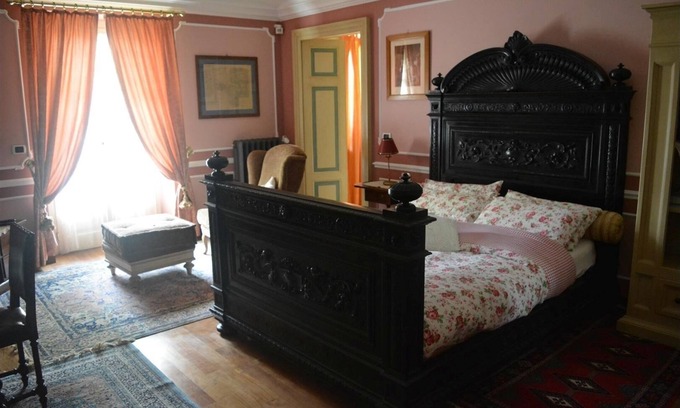 Piossasco Bed & Breakfast | Pink room at Villa Mirano Bed and BreakFast Piossasco - Turin - Piedmont