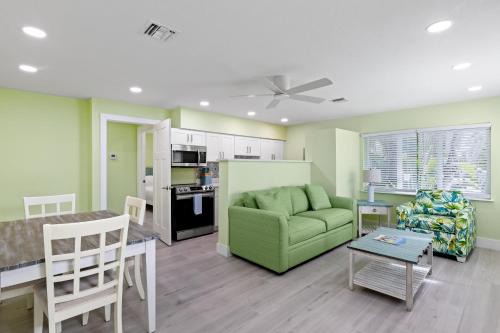 Sanibel House | Pirates Retreat Cottage at Palmview Inn of Sanibel