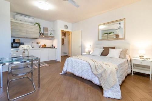 Pisa Apartment | Pisa AirPort-Train Station AC Free Parking