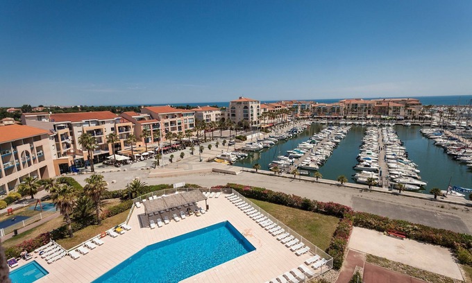 Plage d'Argeles Hotel | Piscine sur place ! Appartement spacieux côté port