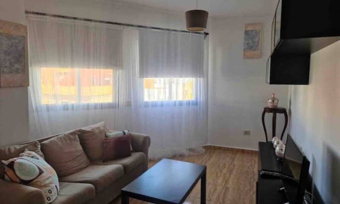 Vecindario Apartment | Piso Exterior Seminuevo con Vistas a Montaña