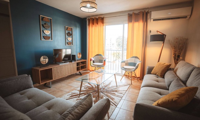 Centre-Ville Apartment | Pitaya downtown apartment with pool!