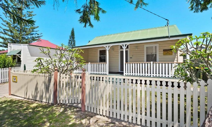 South West Rocks House | PJ's Cottage - Bring your own linen.