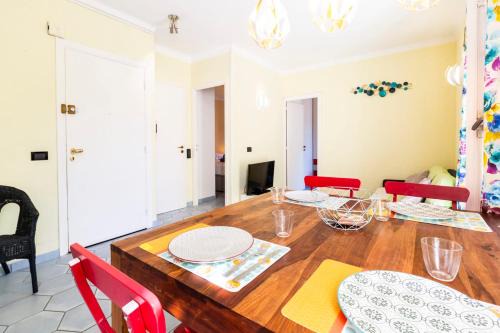 Antibes Old Town Apartment | Place Amiral Barnaud