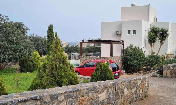 Elounda Villa | Plaka-Sleeps4-Parking-Pool-HotTub-SeaViews