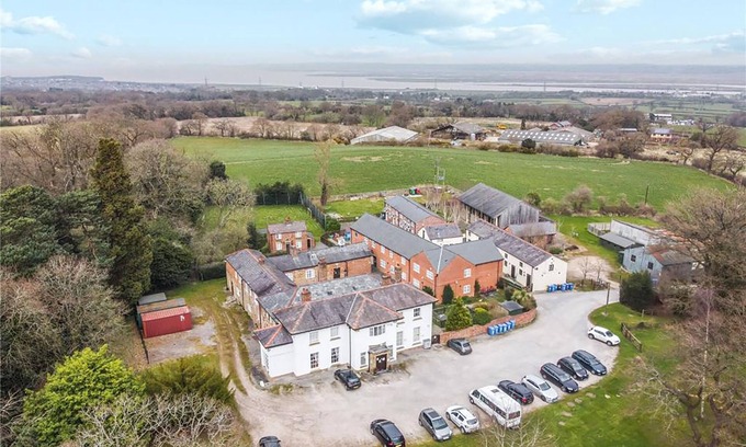 Flint Hotel | Plas Bellin Hall