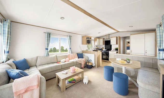 Aberystwyth House | Platinum 2 Bed Caravan with Hot Tub No Pets Slp 4