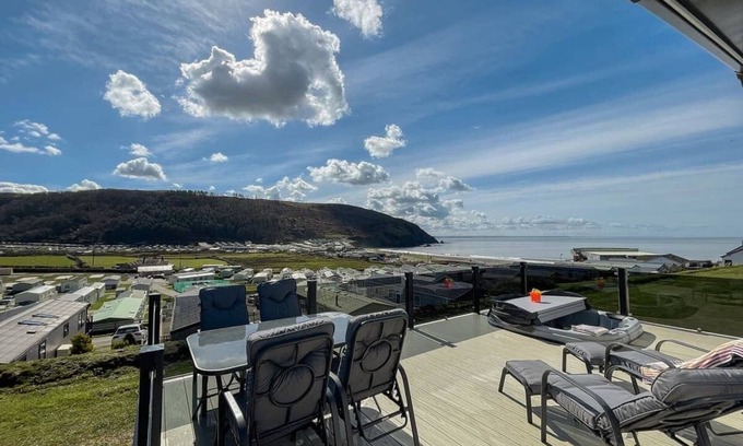Aberystwyth Ski Chalet | Platinum Lodge Bay View Spa
