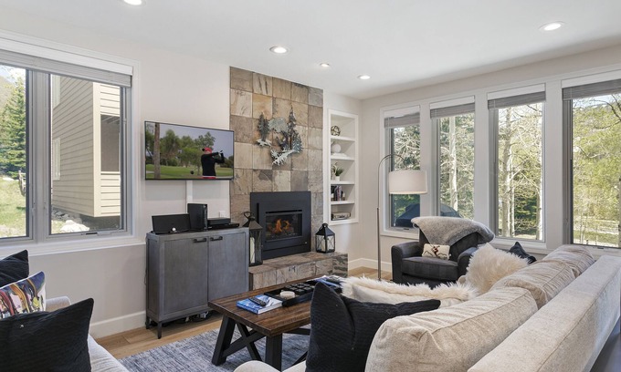 Vail Condo | Platinum Vail Condo, Walk to Gondola | SV11B