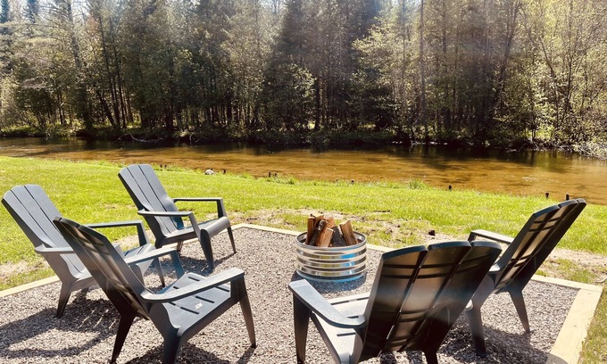 Honor House | Platte River Cabin