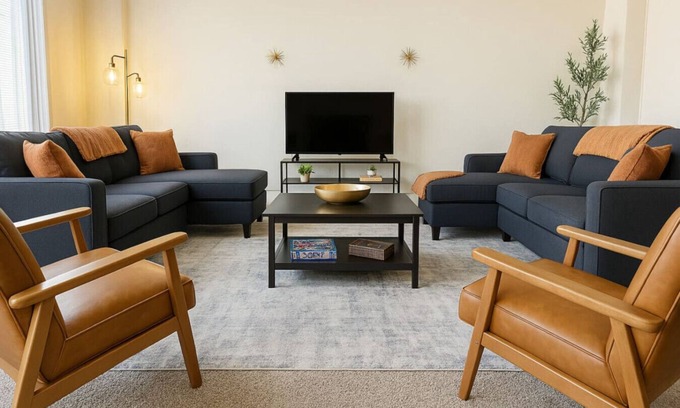 Downtown Cleveland Apartment | Playhouse Square: Downtown, Rock Hall, Clinic, CSU