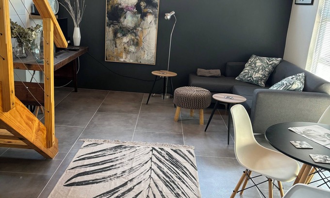 Plumstead Apartment | Pleasant 1-bedroom apartment in Cape Town