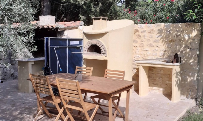 Velleron Villa | Pleasant 3-bedroom villa with pool in the heart of Provence!