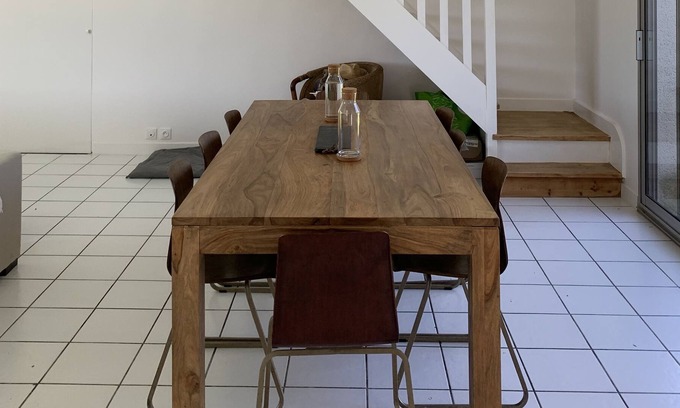 Plouharnel House | Pleasant, bright house - village center - sleeps 10