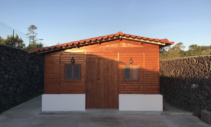 Angra do Heroismo Ski Chalet | Pleasant cabin with Páteo 5 minutes from the City