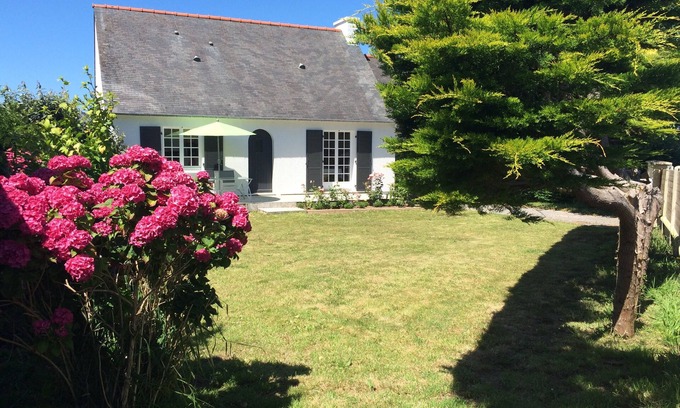 Tredrez-Locquemeau House | Pleasant ground floor villa for 4 people 60m from the sea